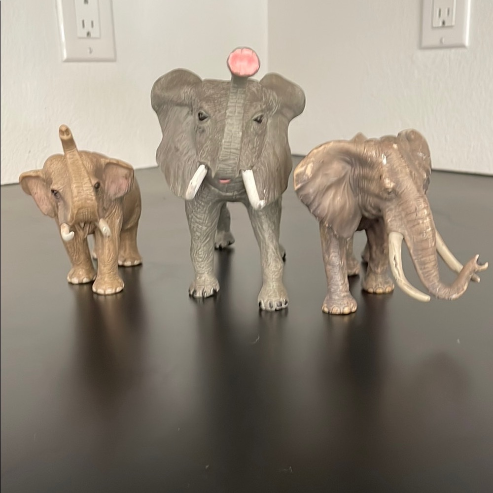 Elephant Action Figure Set - Gray and Brown